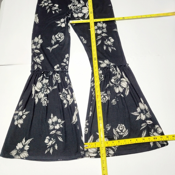 About a Girl Black & Taupe Floral Leggings (XL) - Picture 12 of 12